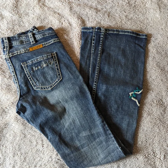 Cowgirl Tuff Co Women's Embroidered Bootcut Jeans - Picture 1 of 9